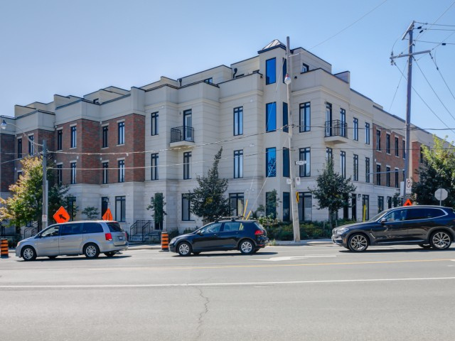 18 Townhome Complex — 1040 & 1042 Avenue Rd.